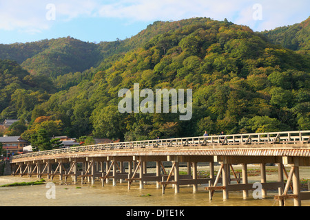 Japan, Kyoto, Arashiyama, Togetsu-Kyo Brücke, Katsura Fluss, Stockfoto