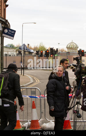 Glasgow, Schottland. 30. November 2013.  Polizei-Hubschrauber stürzt in die Clutha Gewölbe-Kneipe, wo 120 Personen eine Band spielen hörten. Paul Stewart/Alamy News Stockfoto