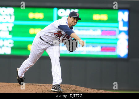 Minnesota Twins ab Krug Carl Pavano #48 wirft einen Pitch während die Zwillinge erste Ausstellung-Baseball-Spiel gegen die St. Louis Cardinals am Zielfeld in Minneapolis, Minnesota. (Kredit-Bild: © Marilyn Indahl/Southcreek Global/ZUMApress.com) Stockfoto
