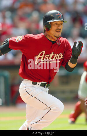 Houston Astros Infielder Kazuo Matsui (3) läuft zunächst auf eine versuchte Drag-Bunt. Die Phillies schlagen die Astros 2-1, den Astros ihre 6. Verlust in 4 spielen im Minute Maid Park in Houston Texas hand. (Kredit-Bild: © Luis Leyva/Southcreek Global/ZUMApress.com) Stockfoto