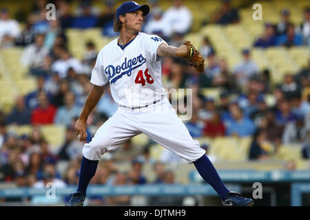 1. Juni 2010: Los Angeles Schwindler Krug ab John Ely macht einen Stellplatz im ersten Inning.  Während eines Spiels zwischen Western Division Rivalen, Arizona-Diamantmarkierungen und Los Angeles Dodgers im Dodger Stadium. (Kredit-Bild: © Tony Leon/Southcreek Global/ZUMApress.com) Stockfoto