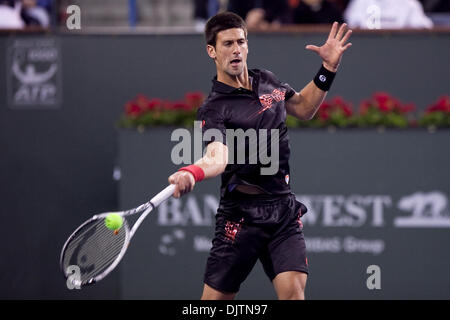 Mardy FISH (USA) blauen Hemd und Novak DJOKOVIC (SRB) schwarz Shirt - bei den 2010 BNP Paribas Open statt auf der Indian Wells Tennis Garden in Indian Wells, Kalifornien. Djokovic (SRB) besiegte Fish (USA) 6: 1, 0: 6, 6: 2. (Kredit-Bild: © Gerry Maceda/Southcreek Global/ZUMApress.com) Stockfoto