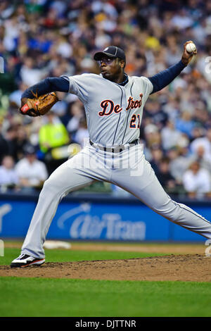Detroit Tigers ab Krug Dontrelle Willis (21) während der Ausstellung Spiel zwischen den Detroit Tigers und Milwaukee Brewers im Miller Park in Milwaukee.  Die Brauereien kam von hinten in den 9. Inning 13-12 zu gewinnen. (Kredit-Bild: © John Rowland/Southcreek Global/ZUMApress.com) Stockfoto