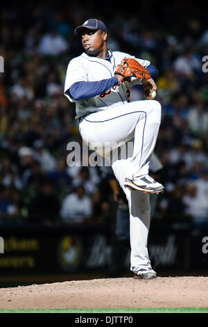 Detroit Tigers ab Krug Dontrelle Willis (21) während der Ausstellung Spiel zwischen den Detroit Tigers und Milwaukee Brewers im Miller Park in Milwaukee.  Die Brauereien kam von hinten in den 9. Inning 13-12 zu gewinnen. (Kredit-Bild: © John Rowland/Southcreek Global/ZUMApress.com) Stockfoto