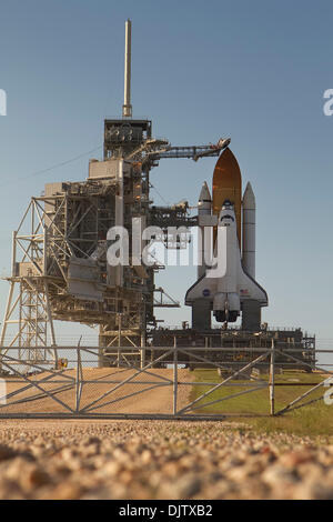 Space Shuttle Atlantis, STS-132, sitzt auf der Startrampe 39-A während der letzten Vorbereitungen vor dem Start am Kennedy Space Center bereit. Atlantis ist geplant für den endgültigen Start 14. Mai 2010 bevor die Shuttle-Flotte noch in diesem Jahr in den Ruhestand. (Kredit-Bild: © Don Montague/Southcreek Global/ZUMApress.com) Stockfoto