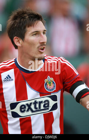 10. April 2010: #16 Mittelfeldspieler und Kapitän Sacha Kljestan bekommt bereit, eine Ecke zu treten, während die Chivas USA Vs New York Red Bulls im Home Depot Center in Carson entsprechen, Chivas fuhr fort, um die Red Bulls mit einem Endstand von 2: 0 zu besiegen. Kalifornien. Obligatorische Credit: Brandon Parry / Southcreek Global (Kredit-Bild: © Brandon Parry/Southcreek Global/ZUMApress.com) Stockfoto