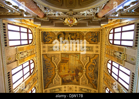 Große Treppe im Imperial Court Theatre, Wien, Österreich, Mitteleuropa Stockfoto