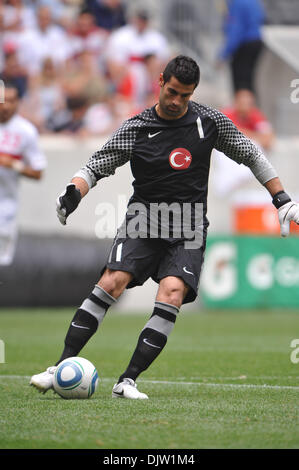 Türkei-Torhüter Volkan Demirel (1) während der ersten Hälfte freundlich Fußball Aktion zwischen der Türkei und Tschechien bei Red Bull Arena in Harrison, New Jersey. (Kredit-Bild: © Willen Schneekloth/Southcreek Global/ZUMApress.com) Stockfoto