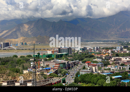 Blick auf Stadt Lhasa Potala Palast, Lhasa, Tibet, China Stockfoto