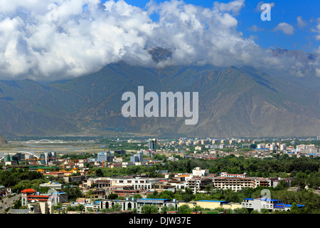 Blick auf Stadt Lhasa Potala Palast, Lhasa, Tibet, China Stockfoto