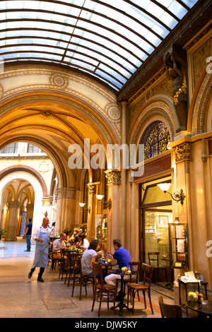 Cafe in Freyung Passage, Wien, Österreich, Mitteleuropa Stockfoto