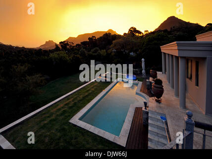 von Cape Town, Südafrika. 12. November 2012. Den Sonnenuntergang in Hout Bay (Western Cape) in der Nähe von Cape Town, South Africa, 12. November 2012. Foto: Ralf Hirschberger/Dpa/Alamy Live News Stockfoto