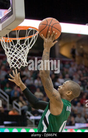 13. März 2010: Ohio Bobcats Armon Bassett (0) Laufwerke in den Korb während der NCAA College-Basketball-Spiel zwischen den Ohio Bobcats und die Akron Zips in Quicken Loans Arena in Cleveland, Ohio.  Ohio besiegte Akron in der Overtime 81-75 bis 2010 erste Energie MAC Herren Basketballturnier zu gewinnen... Obligatorische Credit: Frank Jansky / Southcreek Global (Kredit-Bild: © Frank Jansky/Southcr Stockfoto