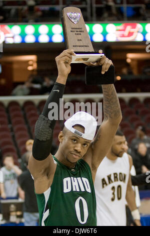 13. März 2010: Ohio Bobcats junior Guard Armon Bassett (0) wurde die MVP 2010 erste Energie MAC Herren Basketballturnier benannt.  Ohio Bobcats besiegte Akron in der Overtime 81-75 bis 2010 erste Energie MAC Herren Basketballturnier zu gewinnen... Obligatorische Credit: Frank Jansky / Southcreek Global (Kredit-Bild: © Frank Jansky/Southcreek Global/ZUMApress.com) Stockfoto