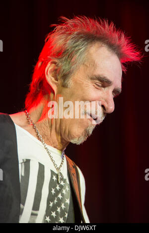 Lincoln, Kalifornien, USA. 29. November 2013. Craig Macgregor von Foghat führt auf Thunder Valley Casino Resort in Lincoln, Kalifornien am 29. November 2013 Credit: Randy Miramontez/Alamy Live News Stockfoto