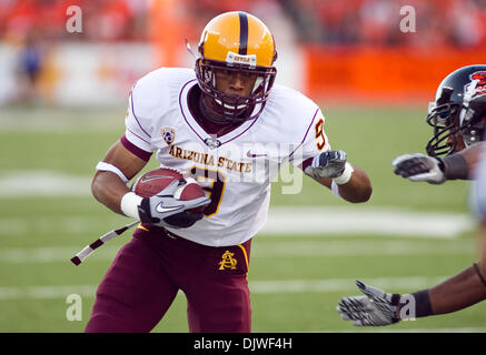 2. Oktober 2010 - Corvallis, Oregon, Vereinigte Staaten von Amerika - Arizona State Sun Devils Wide Receiver AJ Pickens (9) läuft der Ball. OSU besiegte Arizona State 31-28 Orchesterprobe-Stadion in Corvallis Oregon. (Kredit-Bild: © Jimmy Hickey/Southcreek Global/ZUMApress.com) Stockfoto