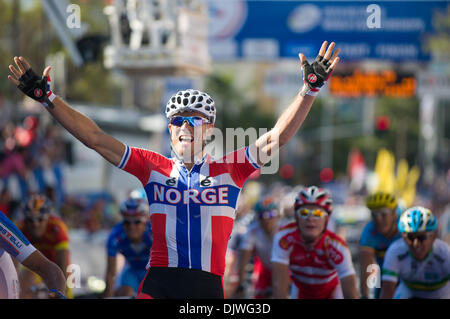 3. Oktober 2010 - Geelong, Victoria, Australien - Thor Hushovd (NOR) gewinnt 2010 UCI Road World Championships Elite Männer Straßenrennen in Geelong, Victoria, Australien. (Kredit-Bild: © Sydney Low/Southcreek Global/ZUMApress.com) Stockfoto