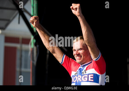 3. Oktober 2010 - Geelong, feiert Victoria, Australien - Thor Hushovd (NOR) seine Goldmedaille bei der 2010 UCI Road World Championships Elite Männer Straßenrennen in Geelong, Victoria, Australien. (Kredit-Bild: © Sydney Low/Southcreek Global/ZUMApress.com) Stockfoto