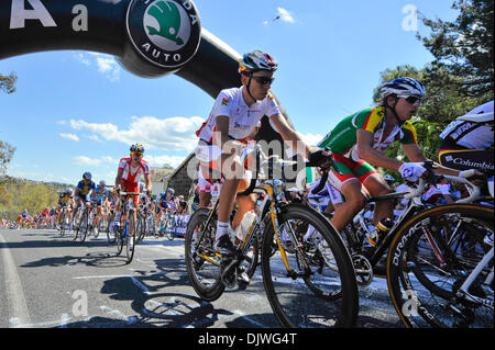 3. Oktober 2010 - Geelong, Victoria, Australien - BROCO Hernani (Portugal), während ein Klettern Steilstück 2010 UCI Road World Championships Elite Männer Straßenrennen in Geelong, Victoria, Australien. (Kredit-Bild: © Sydney Low/Southcreek Global/ZUMApress.com) Stockfoto