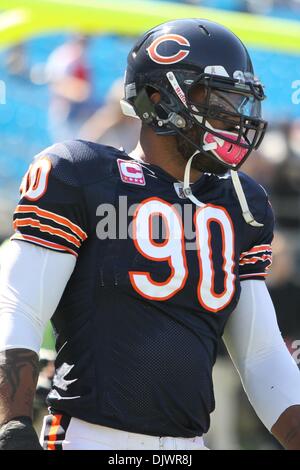 10. Oktober 2010; Chicago Bears defensive end Julius Peppers (90) bei Bank of America Stadium in Charlotte, North Carolina. Chicago schlägt die Panthers 23-6..Jim Dedmon/CSM(Credit Image: © Jim Dedmon/Cal Sport Media/ZUMApress.com) Stockfoto