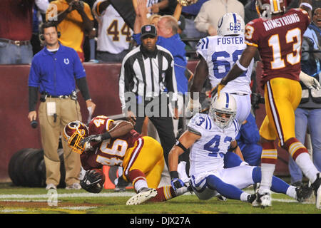 17. Oktober 2010 - Landover, Maryland, Vereinigte Staaten von Amerika - Washington Redskins Runningback Ryan Torain (46) Touchdown laufen, Woche 6 FedEx Field NFL Spielaktion, Endstand; Colts 27 Redskins 24 (Kredit-Bild: © Roland Pintilie/Southcreek Global/ZUMApress.com) Stockfoto