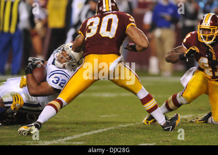 17. Oktober 2010 - Landover, Maryland, Vereinigte Staaten von Amerika - Indianapolis Colts Runningback Mike Hart (32) gestoppt, Woche 6 FedEx Field NFL Spielaktion, Endstand; Colts 27 Redskins 24 (Kredit-Bild: © Roland Pintilie/Southcreek Global/ZUMApress.com) Stockfoto