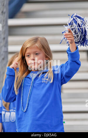 23. Oktober 2010 - Murfreesboro, Tennessee, Vereinigte Staaten von Amerika - jungen Fan bei Floyd Stadium. Mittlere Tennessee Blue Raiders besiegten Louisiana Monroe Warhawks 38-10 (Credit-Bild: © Allan Wagner/Southcreek Global/ZUMApress.com) Stockfoto