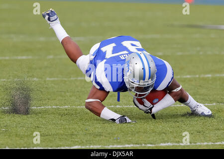 23. Oktober 2010 - Murfreesboro, Tennessee, Vereinigte Staaten von Amerika - Middle Tennessee Blue Raiders Wide Receiver Harold Turner Jr. (37) mit einem Abschluss im Floyd Stadium. Mittlere Tennessee Blue Raiders besiegten Louisiana Monroe Warhawks 38-10 (Credit-Bild: © Allan Wagner/Southcreek Global/ZUMApress.com) Stockfoto