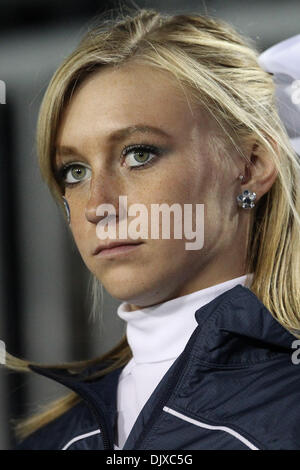 30. Oktober 2010 statt - State College, Pennsylvania, Vereinigte Staaten von Amerika - Penn State Nittany Lions Cheerleader in Aktion im Spiel im Beaver Stadium in State College, Pennsylvania.   Penn State besiegt Michigan 41-31 (Credit-Bild: © Alex Cena/Southcreek Global/ZUMApress.com) Stockfoto