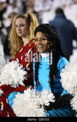 30. Oktober 2010 statt - State College, Pennsylvania, Vereinigte Staaten von Amerika - Penn State Nittany Lions Cheerleader in Aktion im Spiel im Beaver Stadium in State College, Pennsylvania.   Penn State besiegt Michigan 41-31 (Credit-Bild: © Alex Cena/Southcreek Global/ZUMApress.com) Stockfoto