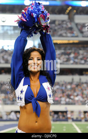 31. Oktober 2010 - Arlington, Texas, Vereinigte Staaten von Amerika - Dallas Cowboys Cheerleaders während der Spielaktion als den Jacksonville Jaguars Niederlage der Dallas Cowboys 35-17 im Cowboys Stadium in Arlington, Texas. (Kredit-Bild: © Steven Leija/Southcreek Global/ZUMApress.com) Stockfoto