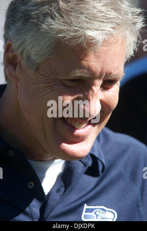 31. Oktober 2010 - Oakland, California, Vereinigte Staaten von Amerika - Seattle Seahawks head Coach Pete Carroll vor dem NFL-Spiel zwischen den Oakland Raiders und die Seattle Seahawks bei Oakland-Alameda County Coliseum.  Die Raiders geleitet die Seahawks 33-3. (Kredit-Bild: © Matt Cohen/Southcreek Global/ZUMApress.com) Stockfoto