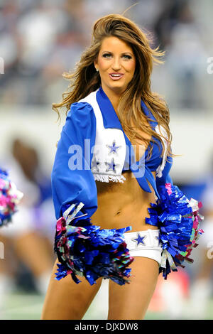 31. Oktober 2010 - Arlington, Texas, Vereinigte Staaten von Amerika - Dallas Cowboys Cheerleaders während der Spielaktion als den Jacksonville Jaguars Niederlage der Dallas Cowboys 35-17 im Cowboys Stadium in Arlington, Texas. (Kredit-Bild: © Steven Leija/Southcreek Global/ZUMApress.com) Stockfoto