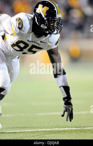 6. November 2010 verärgert - Lubbock, Texas, Vereinigte Staaten von Amerika - Missouri Tigers defensives Ende selbst Smith #85 Linien für die Snap als die Texas Tech Red Raiders #12 Missouri Tigers 24-17 im AT&T Jones Stadium in Lubbock, Texas. (Kredit-Bild: © Steven Leija/Southcreek Global/ZUMApress.com) Stockfoto