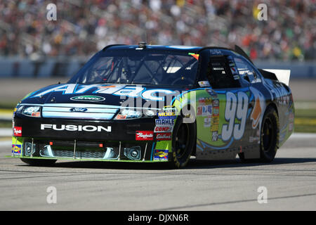 7. November 2010 fährt Grube Weg für den Start des AAA Texas 500 auf dem Texas Motor Speedway in Fort Worth, Texas - Fort Worth, Texas, Vereinigte Staaten von Amerika - NASCAR Sprint Cup Series Treiber Carl Edwards #99. (Kredit-Bild: © Matt Pearce/Southcreek Global/ZUMApress.com) Stockfoto