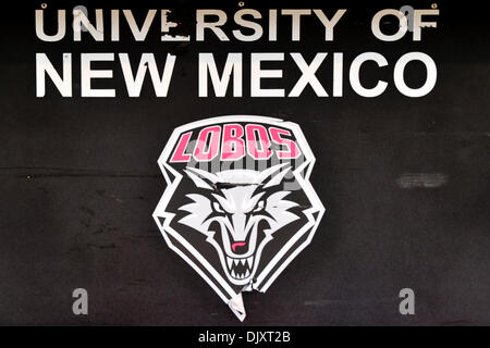 13. November 2010 - Colorado Springs, Colorado, Vereinigte Staaten von Amerika - Lobos Logo auf ein Gehäuse des Gerätes vor dem Spiel. Die Air Force Falcons besiegt die New Mexico Lobos mit einem Score von 48-23 Falcon Stadium. (Kredit-Bild: © Andrew Fielding/Southcreek Global/ZUMApress.com) Stockfoto