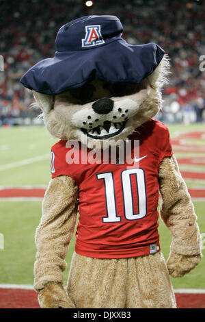 13. November 2010 - Tucson, AZ, USA - Arizona-Maskottchen der Wildcat bereit, USC zu Hause übernehmen.  USC 24 - Arizona 21 (Kredit-Bild: © Dean Henthorn/Southcreek Global/ZUMApress.com) Stockfoto