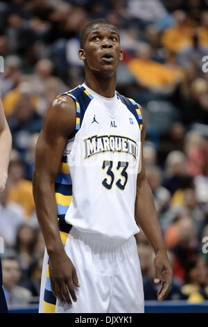 14. November 2010 - Milwaukee, Wisconsin, Vereinigte Staaten von Amerika - Marquette weiterleiten Jimmy Butler (33) während des Spiels zwischen Marquette Golden Eagles und die Bucknell Bison im Bradley Center in Milwaukee, Wisconsin.  Marquette besiegte Bucknell 72-61. (Kredit-Bild: © John Rowland/Southcreek Global/ZUMApress.com) Stockfoto