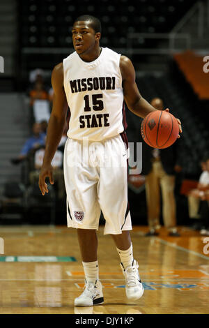 16. November 2010 - Knoxville, Tennessee, Vereinigte Staaten von Amerika - Missouri State guard Jermaine Mallett (#15).  Missouri State besiegt Arkansas State 80-71 in der Thompson-Boling Arena in Knoxville, TN (Credit-Bild: © Mitch Jones/Southcreek Global/ZUMApress.com) Stockfoto