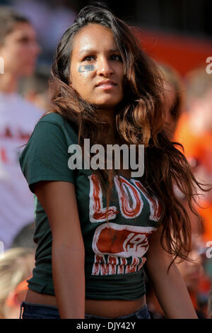 20. November 2010 - Fans Miami Gardens, Florida, Vereinigte Staaten von Amerika - das Spiel gegen die Virginia Tech Hokies bei Sun Life Stadium in Miami Gardens, Florida.  Die Hokies besiegte die Hurricanes 31-17. (Kredit-Bild: © Aaron Gilbert/Southcreek Global/ZUMAPRESS.com) Stockfoto