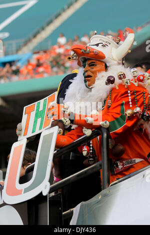 20. November 2010 - Fans Miami Gardens, Florida, Vereinigte Staaten von Amerika - das Spiel gegen die Virginia Tech Hokies bei Sun Life Stadium in Miami Gardens, Florida.  Die Hokies besiegte die Hurricanes 31-17. (Kredit-Bild: © Aaron Gilbert/Southcreek Global/ZUMAPRESS.com) Stockfoto