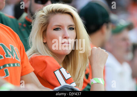 20. November 2010 - Fans Miami Gardens, Florida, Vereinigte Staaten von Amerika - das Spiel gegen die Virginia Tech Hokies bei Sun Life Stadium in Miami Gardens, Florida.  Die Hokies besiegte die Hurricanes 31-17. (Kredit-Bild: © Aaron Gilbert/Southcreek Global/ZUMAPRESS.com) Stockfoto