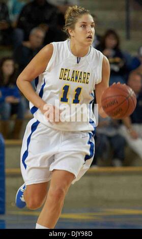 23. November 2010 - Newark, Delaware, Vereinigte Staaten von Amerika - alle amerikanischen Junior Forward (#11) Elena Delle Donne. Lady Blue Hens besiegte Lady Red Flash des Heiligen Franziskus 68-52 an der Bob Carpenter Center In Newark... Die Dame Hühner sind 4-0 und La Salle nächste Gesicht. (Kredit-Bild: © Saquan Stimpson/Southcreek Global/ZUMAPRESS.com) Stockfoto