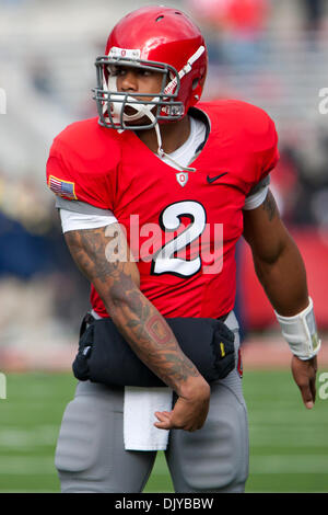 27. November 2010 - Columbus, Ohio, Vereinigte Staaten von Amerika - Ohio State Buckeyes Quarterback Terrelle Pryor (2) wärmt vor dem Spiel gegen die Michigan Wolverines spielte im Ohio Stadium in Columbus, Ohio. (Kredit-Bild: © Frank Jansky/Southcreek Global/ZUMAPRESS.com) Stockfoto