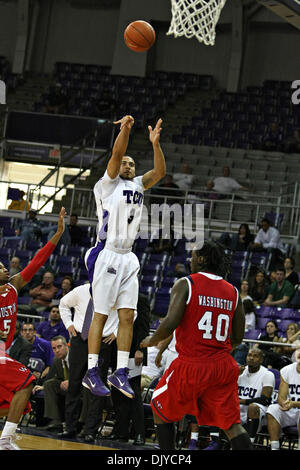 27. November 2010 - Fort Worth, Texas, Vereinigte Staaten von Amerika - TCU Horned Frogs Guard Sammy Yeager #3 in Aktion gegen die Houston Cougars.  TCU Niederlagen Houston 79-63 bei Amon G. Carter Stadium. (Kredit-Bild: © Andrew Dieb/Southcreek Global/ZUMAPRESS.com) Stockfoto