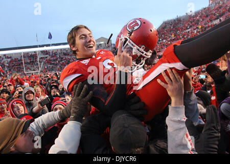 27. November 2010 - South Jordan, Utah, erfolgt nach Behimd, BYU zu Hause 17-16 in Utahs Rice-Eccles Stadium schlagen aus Vereinigte Staaten von Amerika - Utah Quarterback Jordan Wynn #3 aus dem Feld... Stephen Holt / Southcreek Global (Kredit-Bild: © Stephen Holt/Southcreek Global/ZUMAPRESS.com) Stockfoto