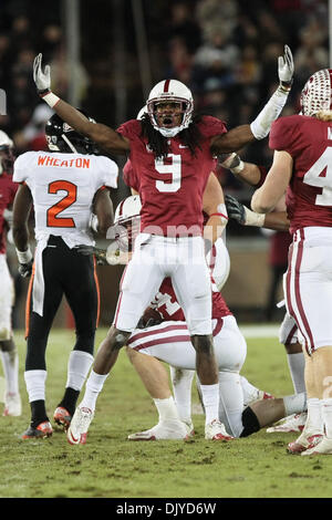 27. November 2010 feiert - Stanford, Kalifornien, Vereinigte Staaten von Amerika - Stanford Cornerback Richard Sherman (#9) nach dem Spiel. Stanford besiegte Oregon State 38-0 im Stanford Stadium. (Kredit-Bild: © Kelly Cox/Southcreek Global/ZUMAPRESS.com) Stockfoto