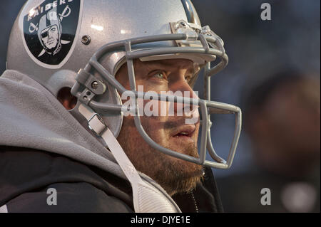 28. November 2010 - Oakland, CA, USA - Oakland Raiders Vs Miami Dolphins im Oakland-Alameda County Coliseum Sonntag, 10. Oktober 2010.  Oakland Raiders Punter Shane Lechler #9..Raiders locker um Delfine 33-17 (Credit-Bild: © Al Golub/ZUMAPRESS.com) Stockfoto