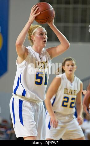 1. Dezember 2010 - Newark, Delaware, Vereinigte Staaten von Amerika - Delaware Junior Center (#51) Sarah Acker während der Spielaktion gegen Princeton. Princeton besiegt die Lady Blue Hens 68-50 bei der Bob Carpenter Center In Newark... Die Dame Hühner sind 5-1 und Marine nächste Gesicht. (Kredit-Bild: © Saquan Stimpson/Southcreek Global/ZUMAPRESS.com) Stockfoto