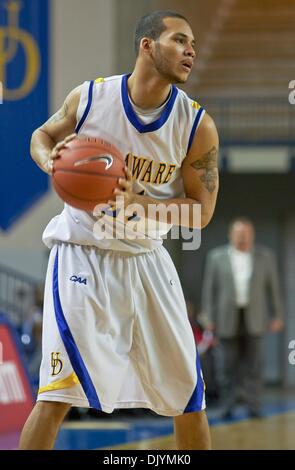 4. Dezember 2010 - Newark, Delaware, Vereinigte Staaten von Amerika - Delaware Junior Guard (#21) D.J. Boney während der Spielaktion. Die blauen Hennen besiegt Old Dominion 75-67 bei der Bob Carpenter Center In Newark... Die Hühner sind 3-2 und Hampton nächste Gesicht. (Kredit-Bild: © Saquan Stimpson/Southcreek Global/ZUMAPRESS.com) Stockfoto